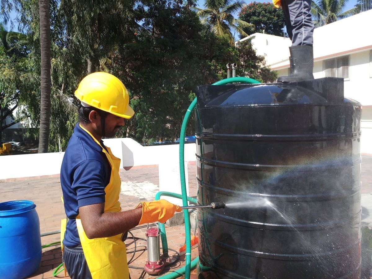 Professional water tank cleaning service
